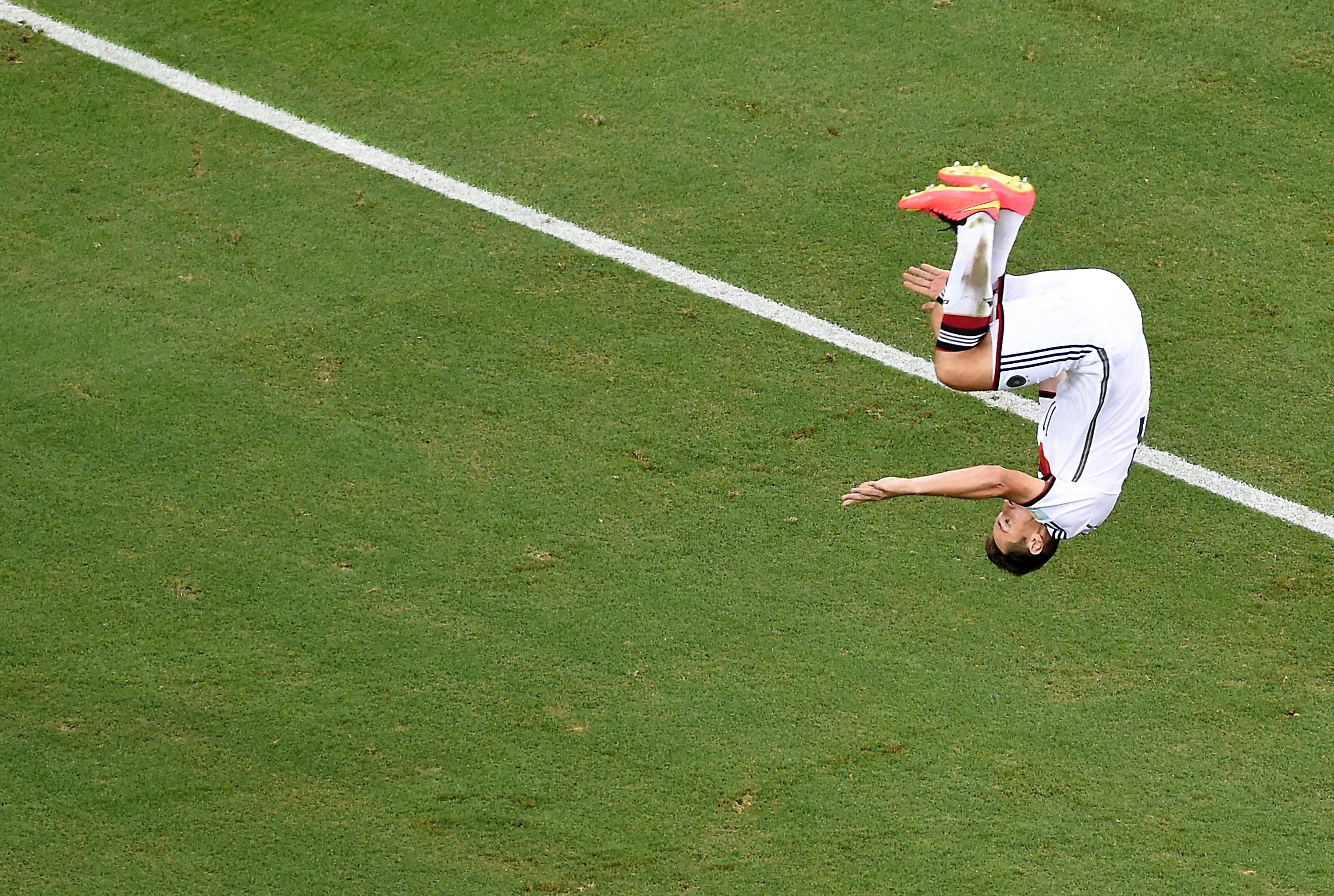 足球场上的精彩瞬间令人难忘 足球场上的精彩瞬间令人难忘