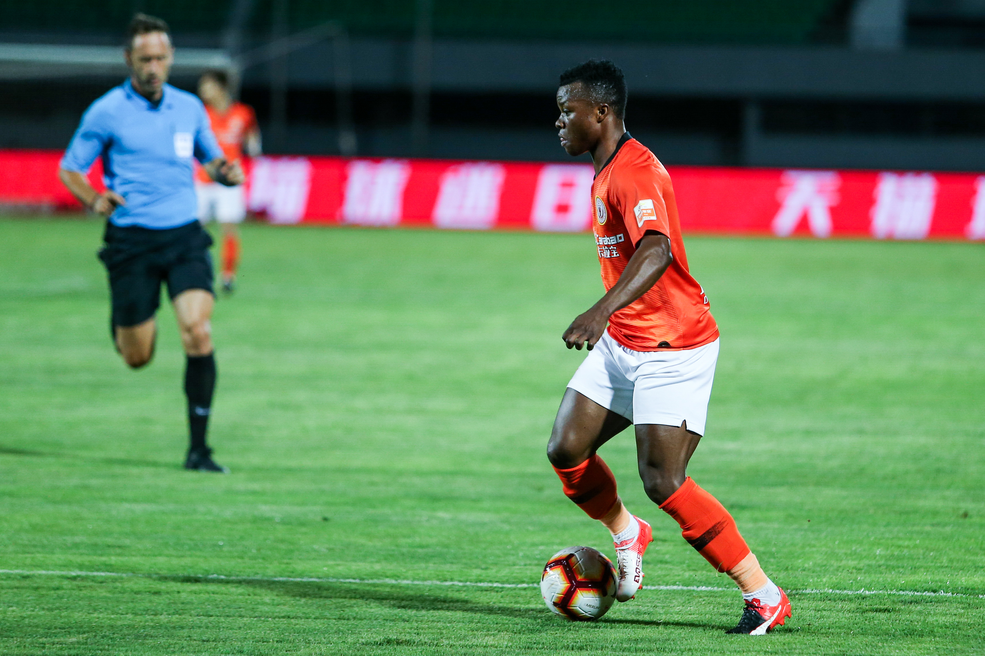 包含土狼队核心伤势加重，整个赛季彻底告别的词条