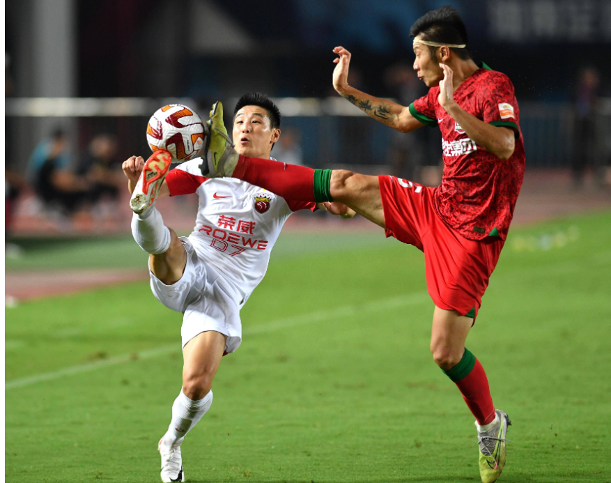 球队老将因伤缺席,队友联手突破困境的简单介绍 球队老将因伤缺席,队友联手突破困境的简单介绍