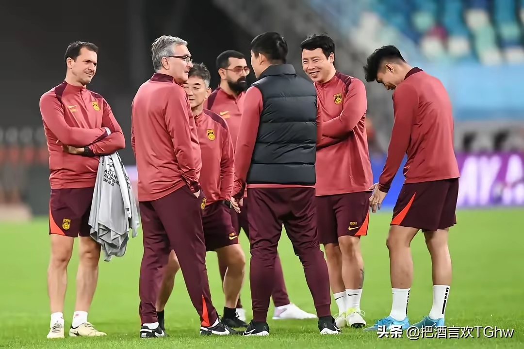 球队老将因伤缺席,队友联手突破困境的简单介绍 球队老将因伤缺席,队友联手突破困境的简单介绍