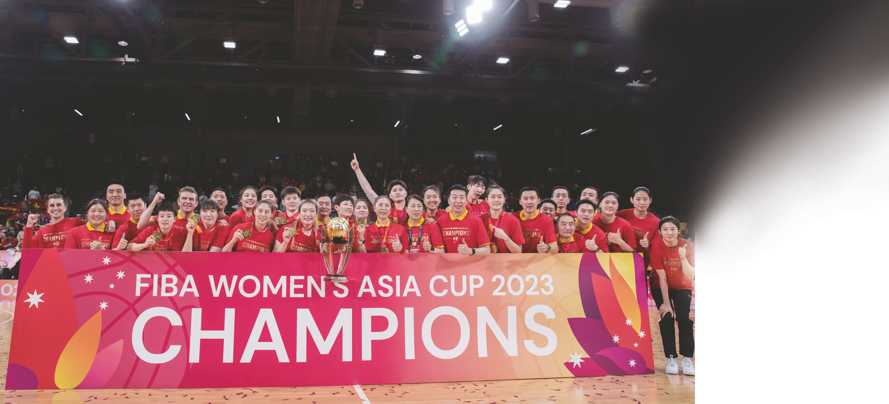 关于中国羽毛球队力克日本羽毛球队，谌龙三分雨点燃全场的信息