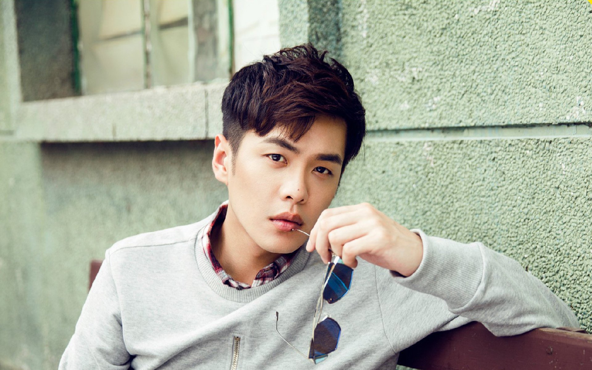 鹈鹕对阵篮网,利拉德关键时刻站出来,一锤定音定乾坤