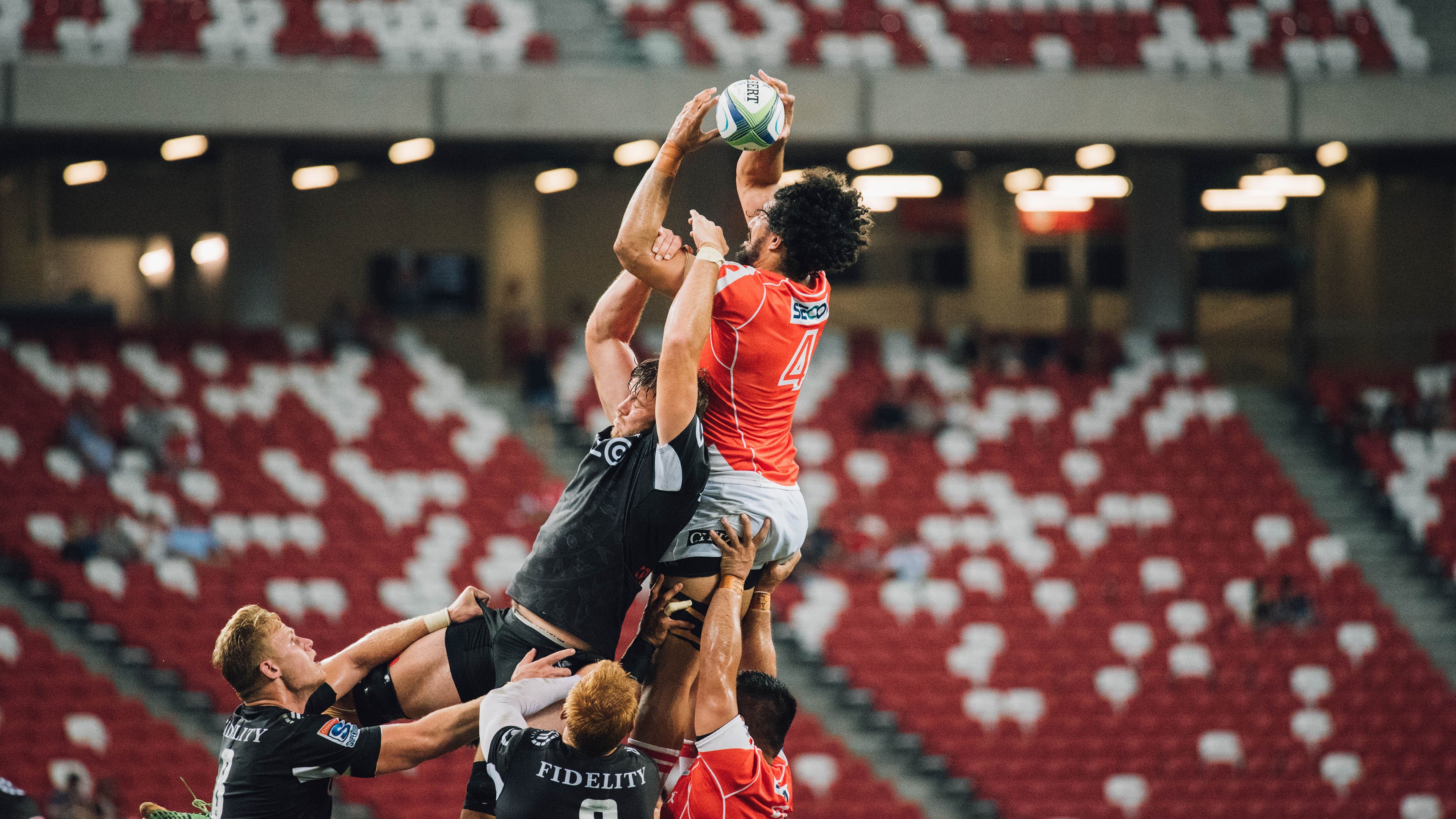 江苏队力克火箭，周琦状态火热演绎中国篮球新篇章