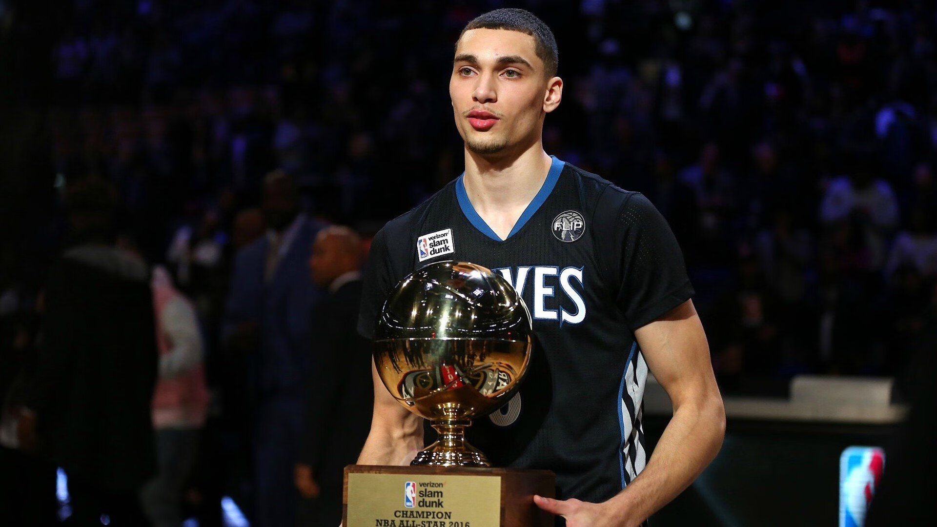 鏖战雅加达，安赛龙领衔印尼队力克日本，亚洲羽坛新格局初现